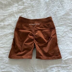 Alphalete amplify shorts 4.5”